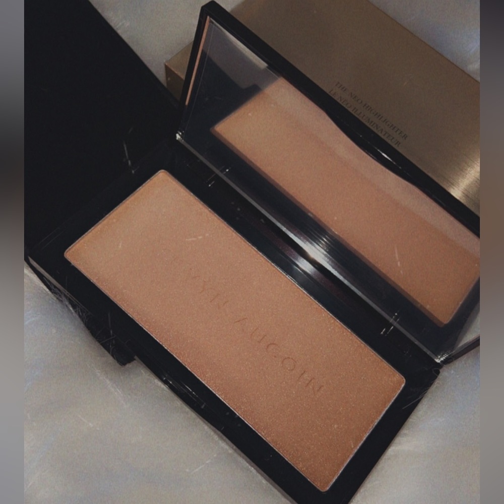 KEVYN AUCOIN HIGHLIGHTER